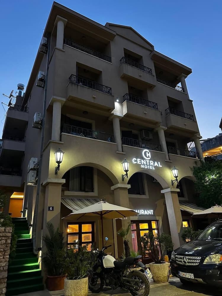 Central Hotel