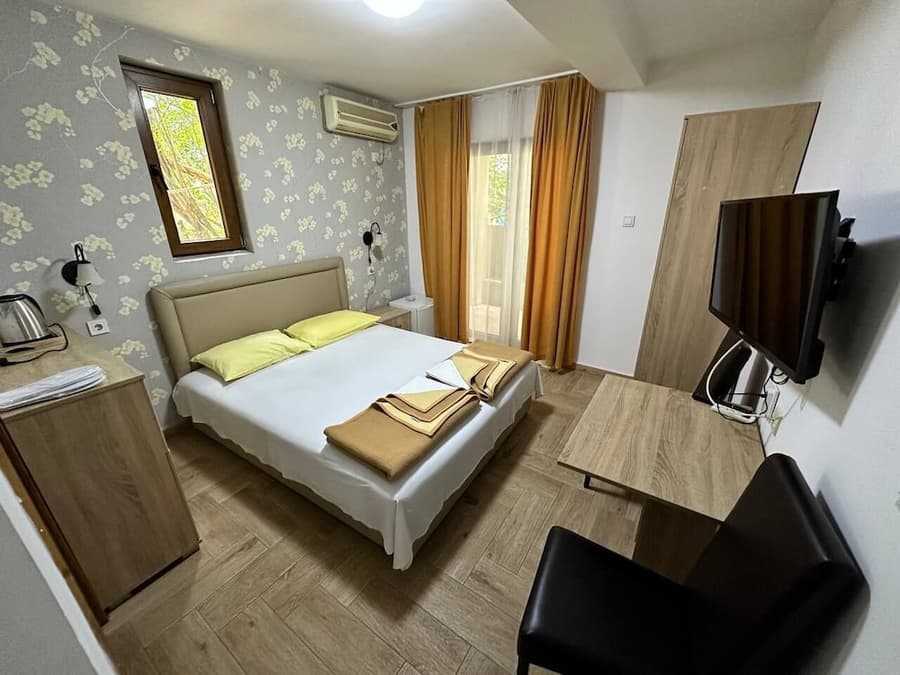 Central Hotel