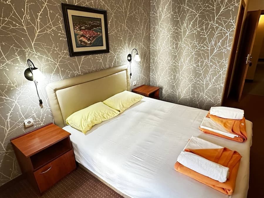 Central Hotel
