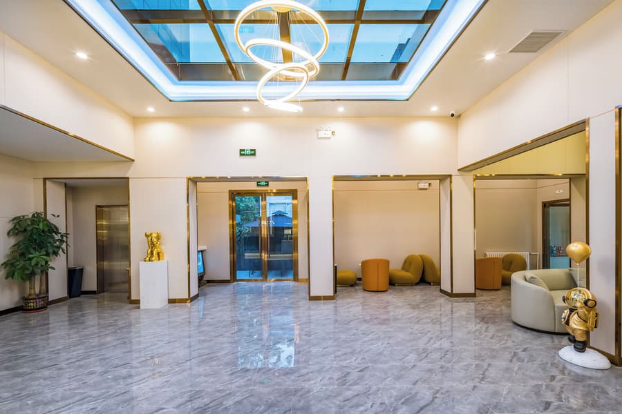 Dequan Luxury JingGuang Hotel