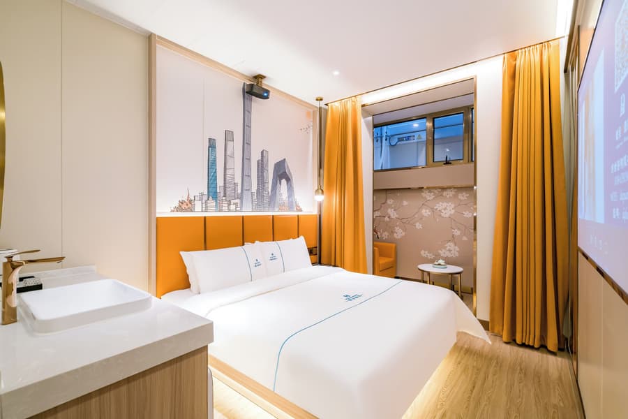 Dequan Luxury JingGuang Hotel