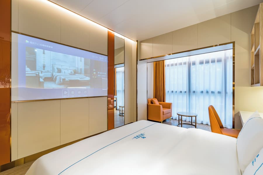 Dequan Luxury JingGuang Hotel