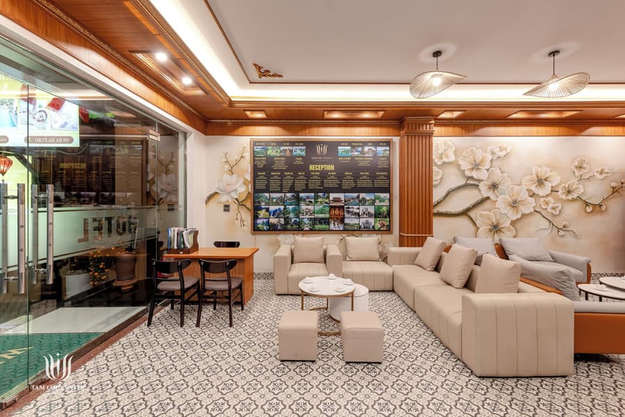 Tam Coc Center Luxury Hotel & Villa