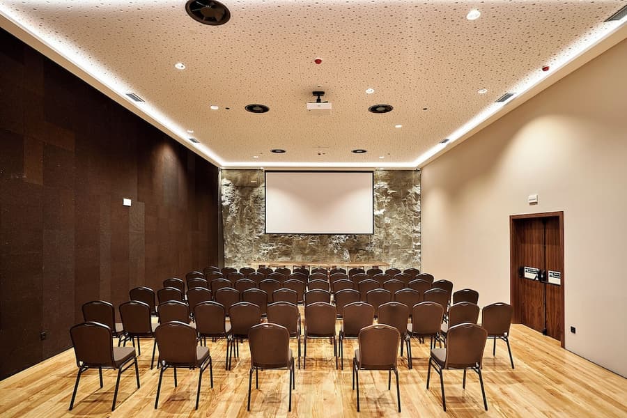 The Log Porto Hotel by Piamonte Hotels