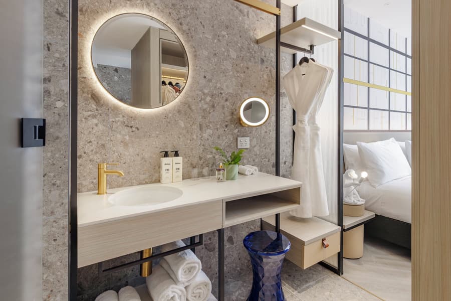 Hotel Indigo Melbourne Little Collins by IHG