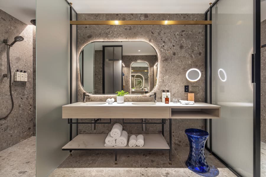 Hotel Indigo Melbourne Little Collins by IHG