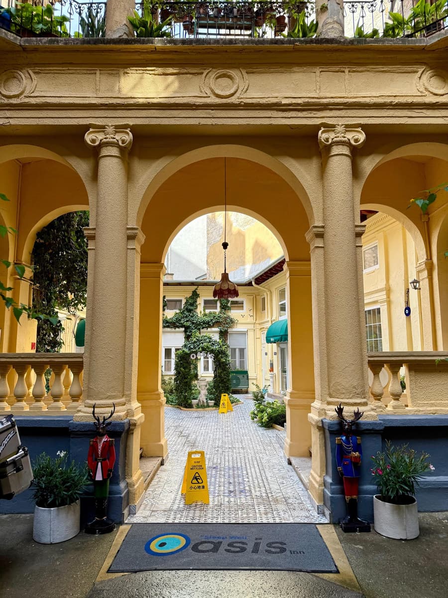 Oasis Inn Budapest