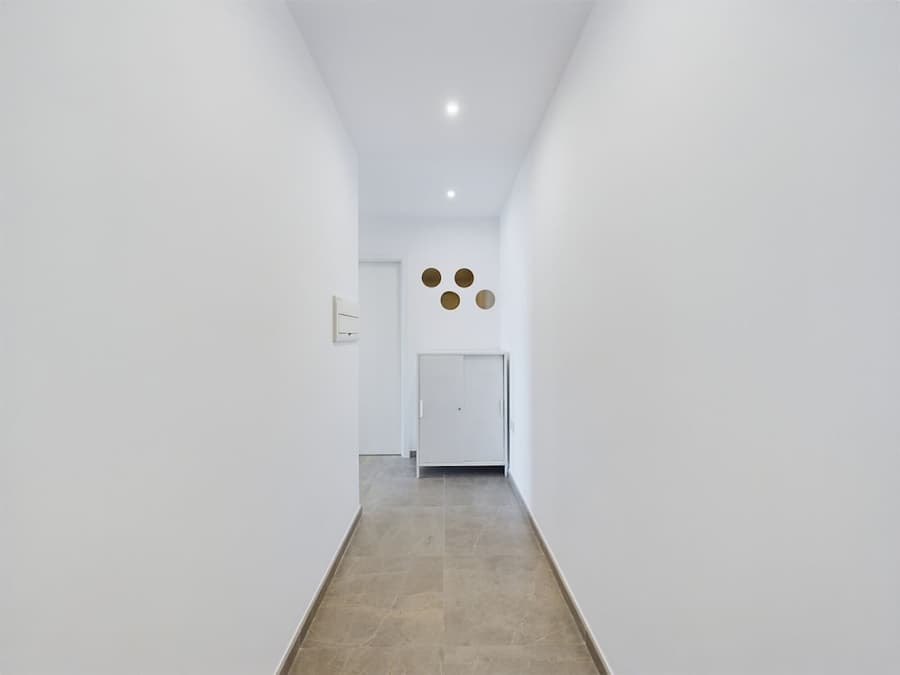 E1 18th Floor Studios, Sea & Beach Views