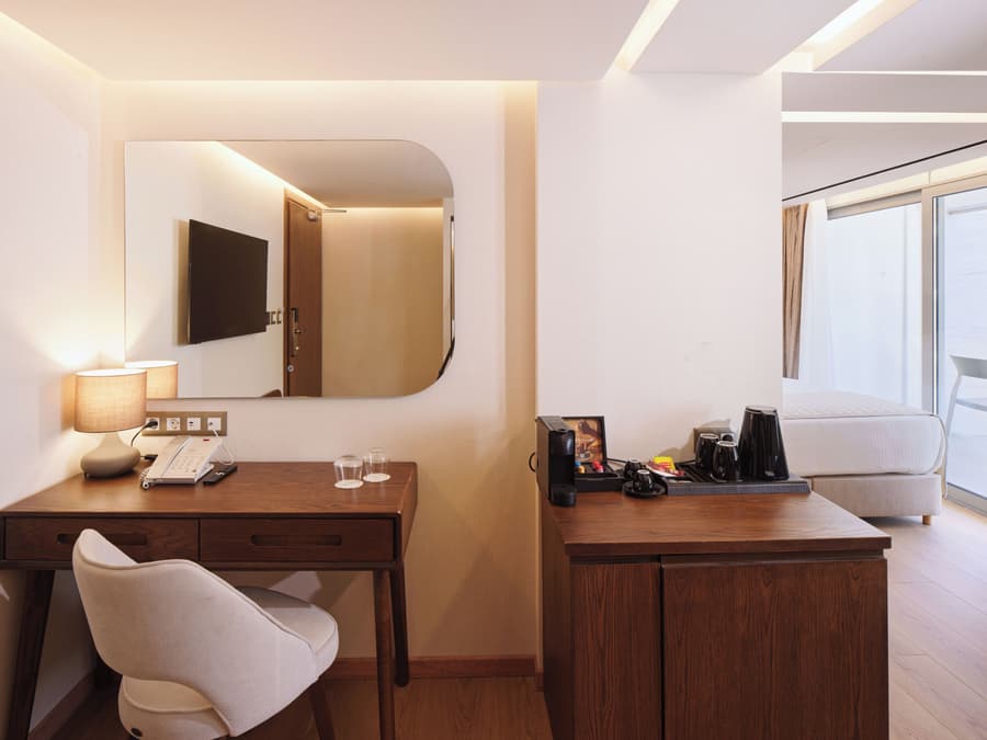 Leonardo Hotel Athens City Center