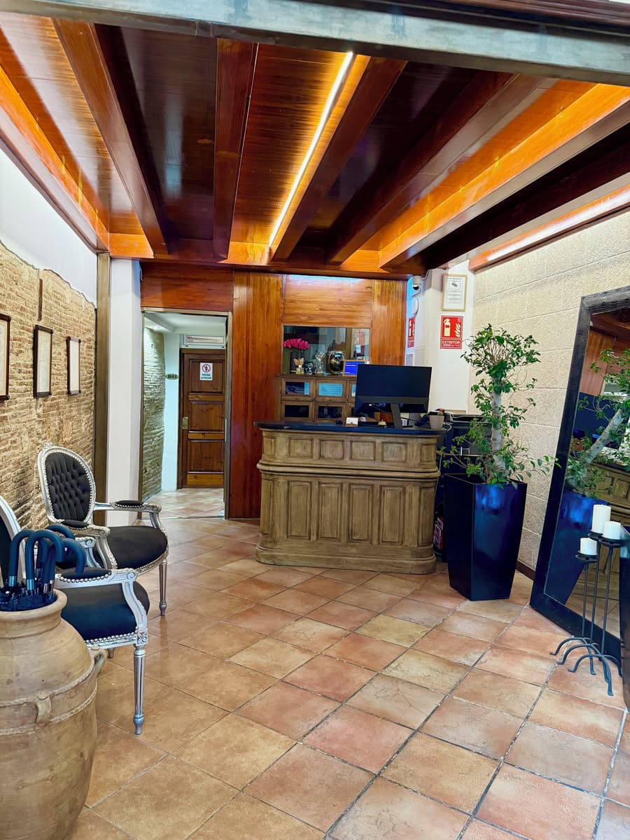 Catalina Suites Hotel