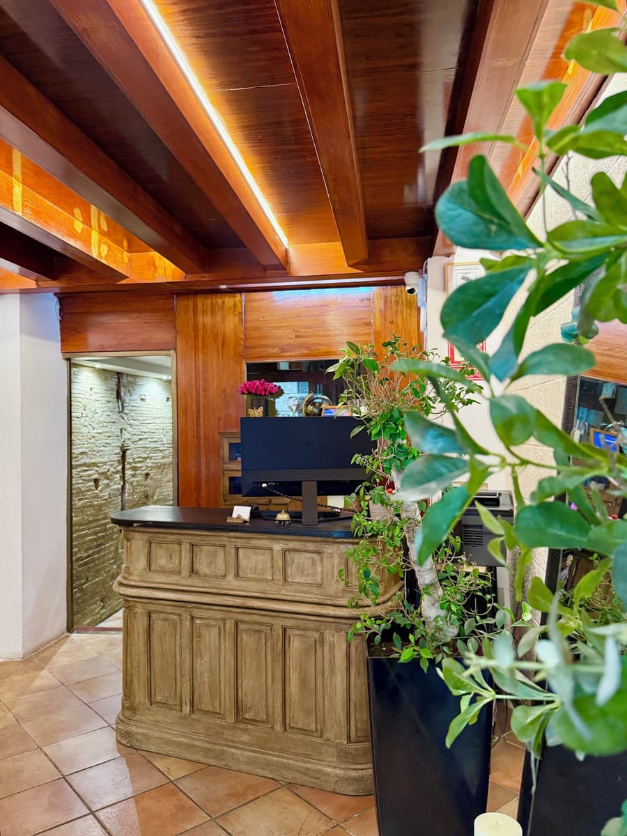 Catalina Suites Hotel
