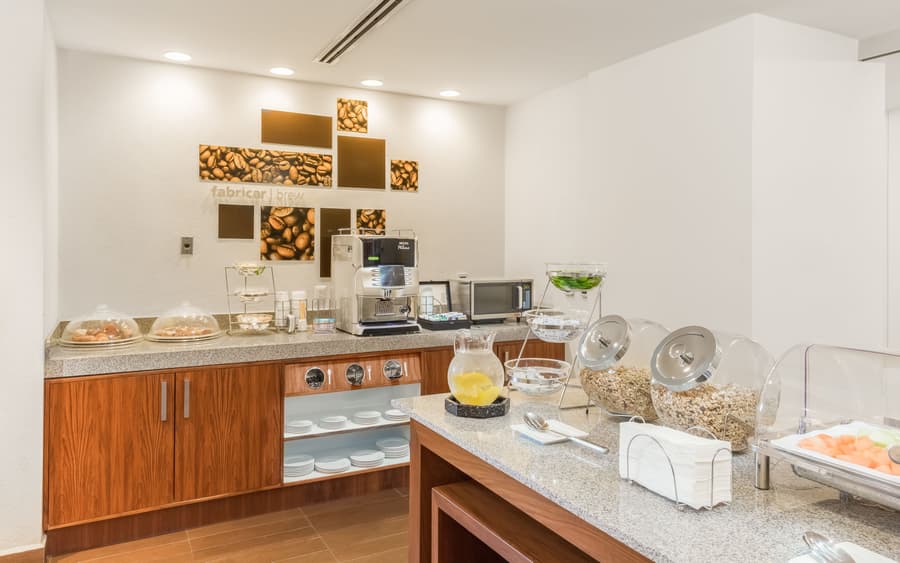 Hampton Inn & Suites by Hilton Los Cabos