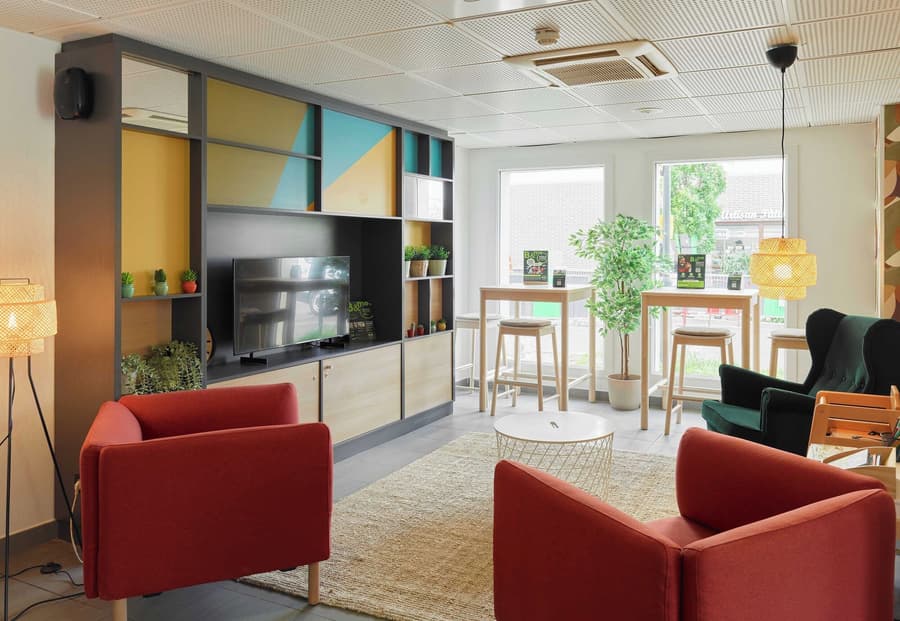 B&B HOTEL Paris Romainville Noisy-le-Sec