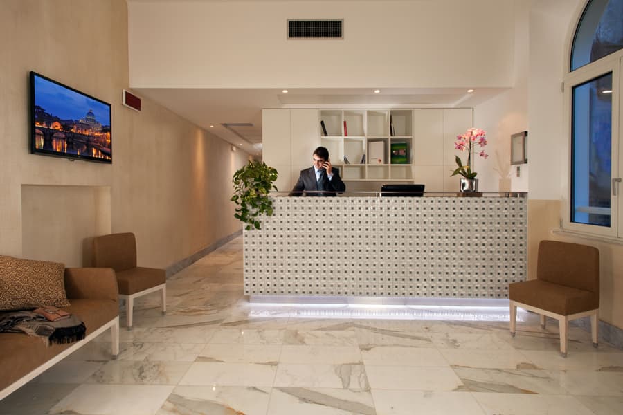 Floris Hotel