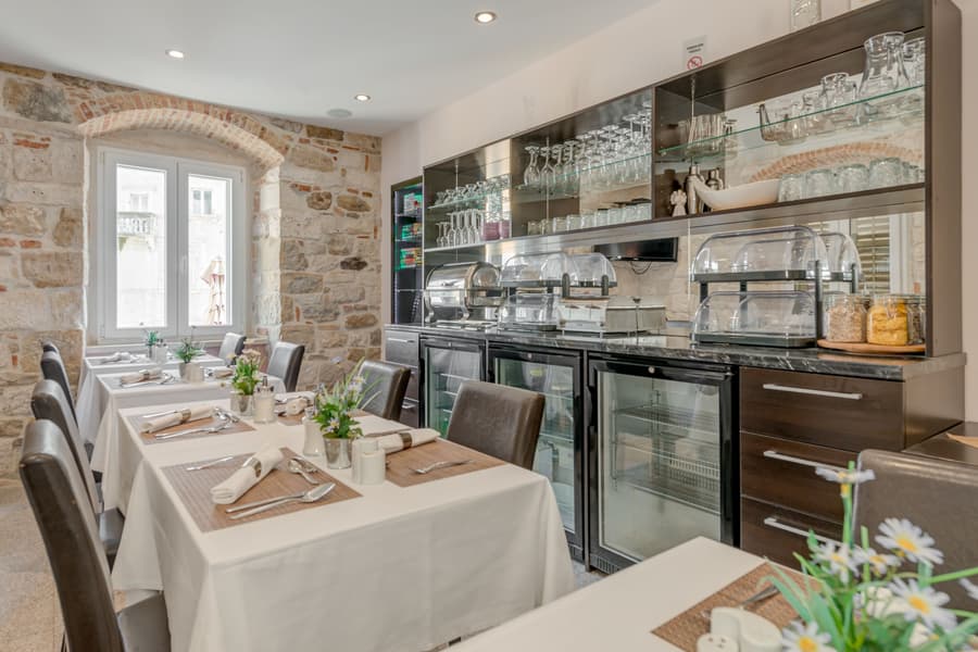 Palace Suites Heritage Hotel – Adults Only