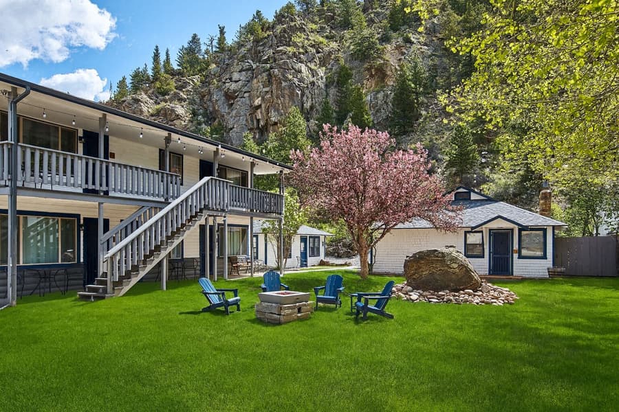 Misty Mountain Lodge