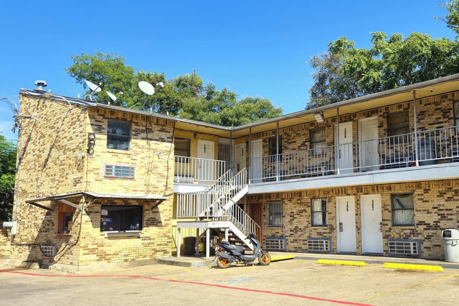 Mi Amor Inn & Suites By Hotel O Dallas Tx Hwy 352