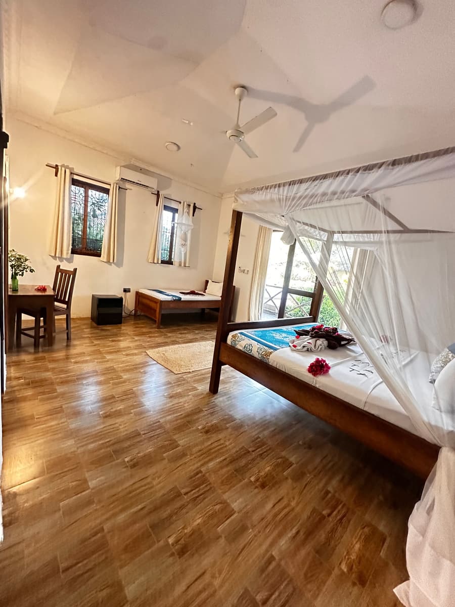 Moayana Liora Zanzibar