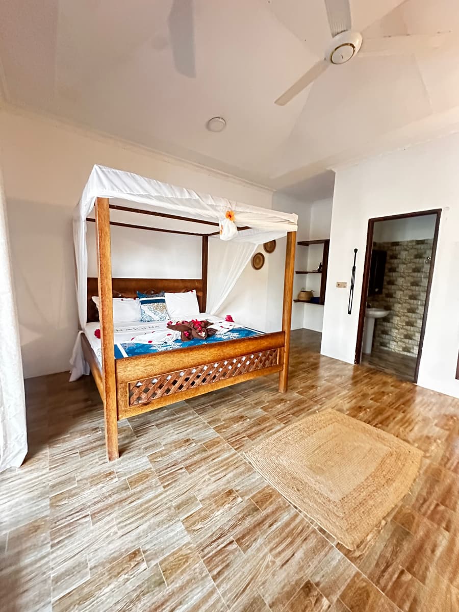 Moayana Liora Zanzibar