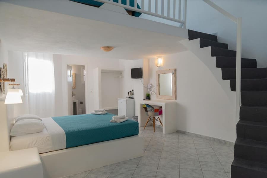 Noème Santorini