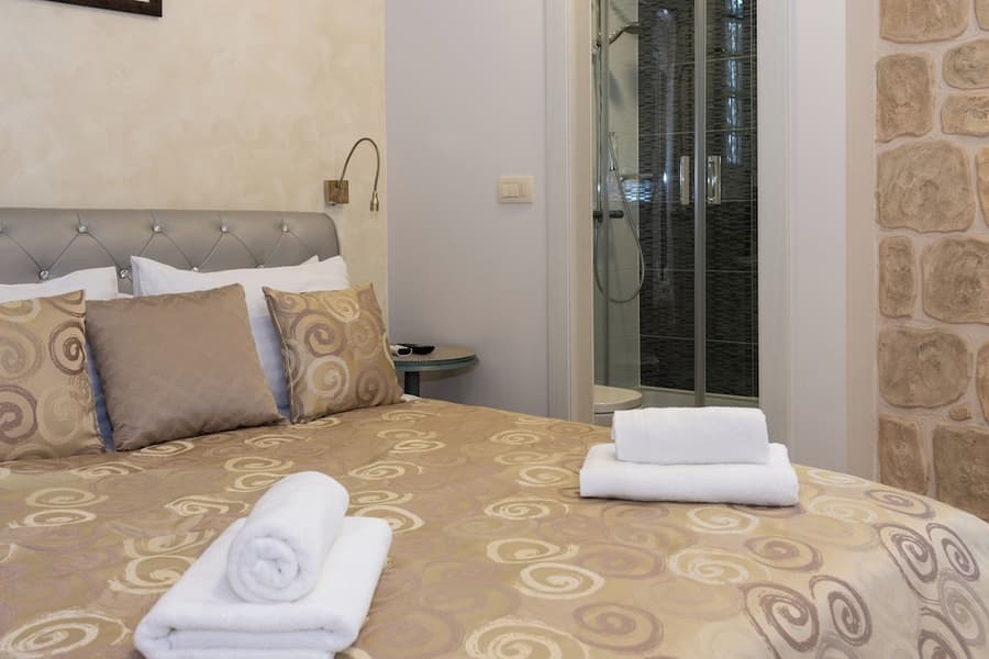 Queen Teuta Luxury Rooms Split