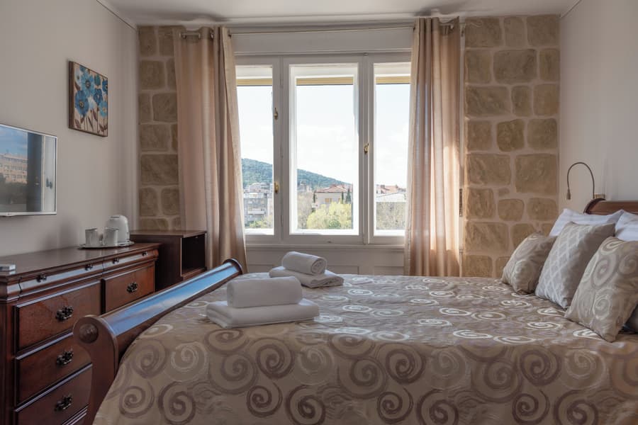 Queen Teuta Luxury Rooms Split