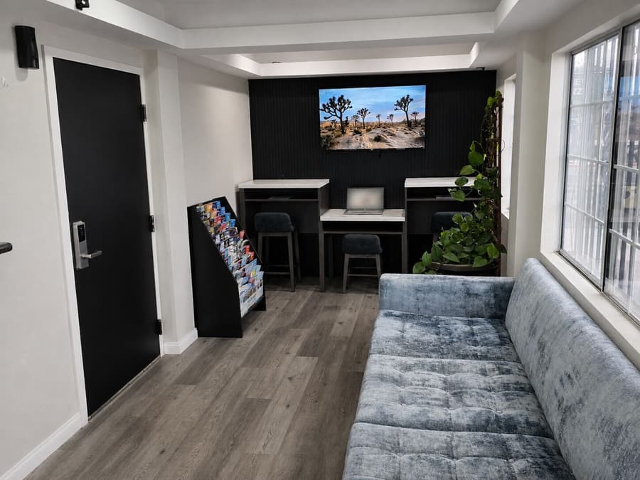 The Atlas Inn & Suites LAX