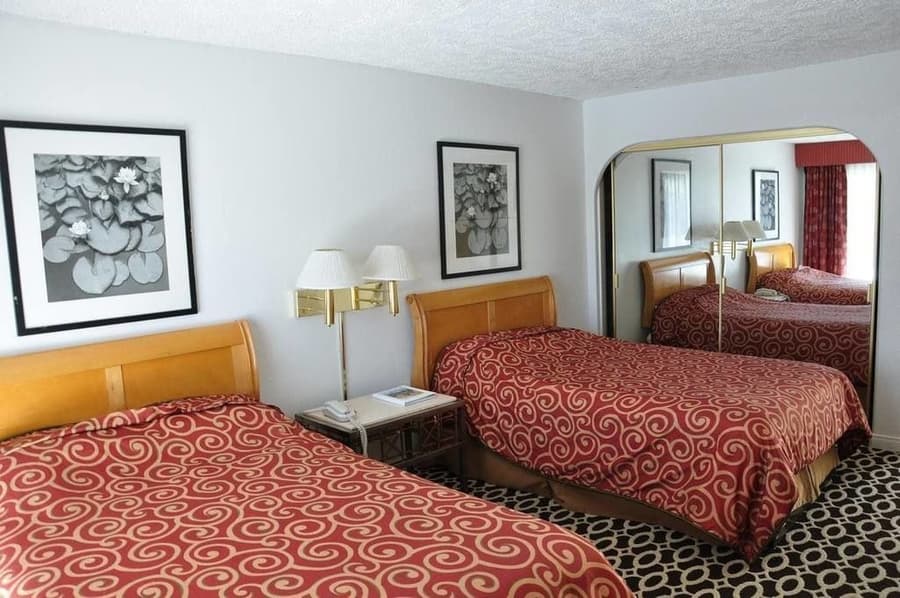 Delos Reyes Palm Springs