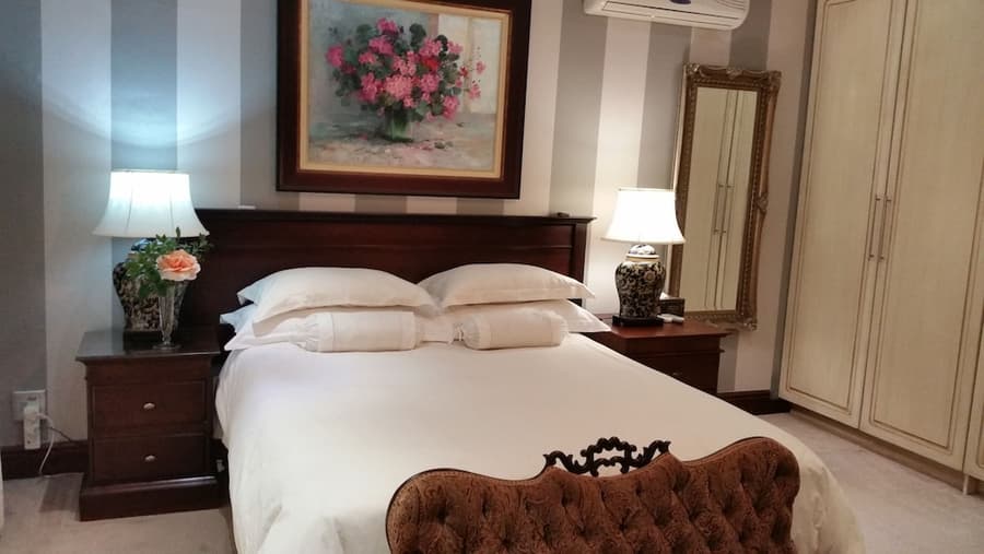 Royal Ridge Guest House and Apartments