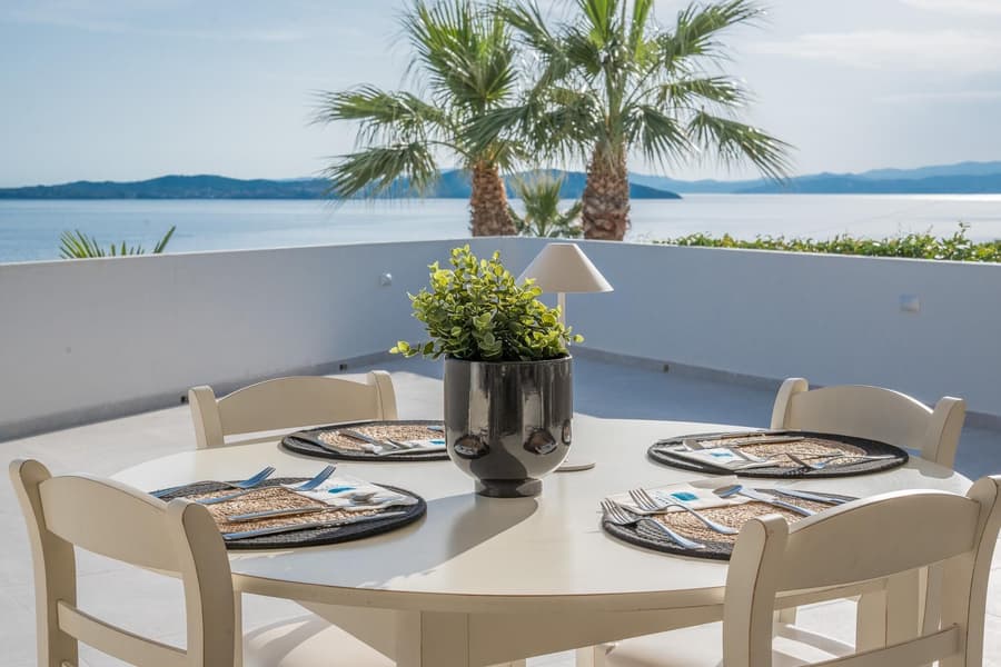 Akrathos Beach Hotel