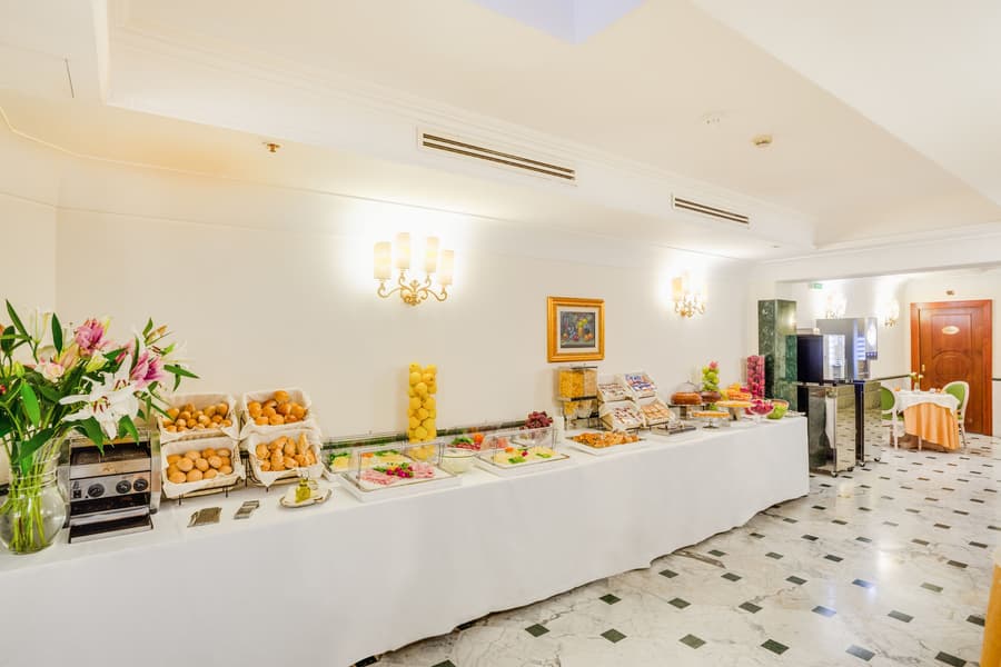 Raeli Hotel Regio