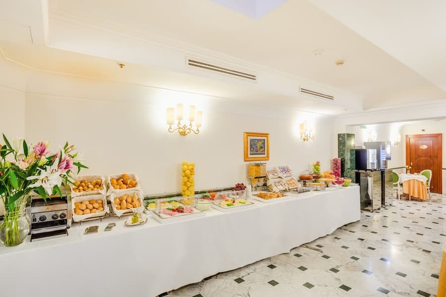 Raeli Hotel Regio