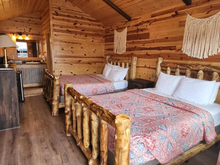 Bryce Valley Lodging Cabins