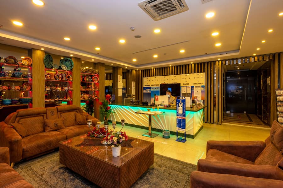 Grand Palace Hotel