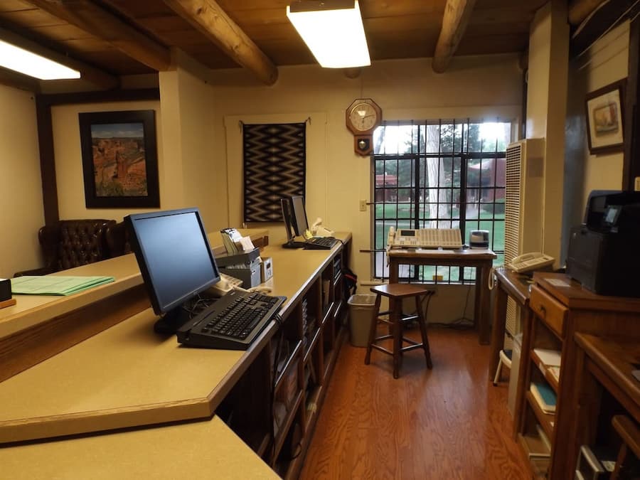 Thunderbird Lodge