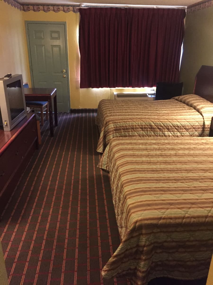 Camelot INN