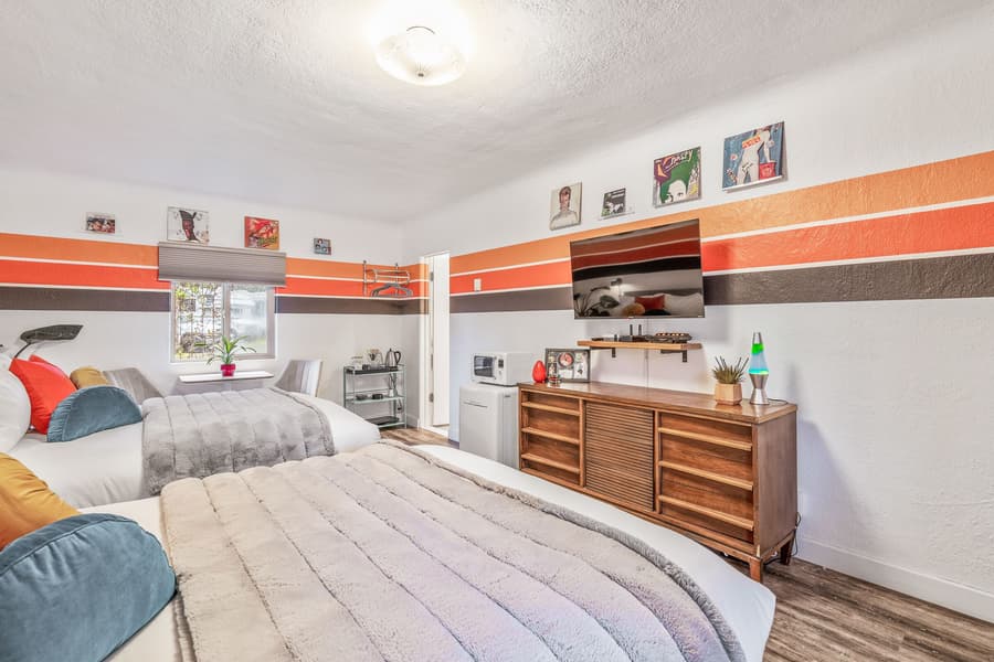 b.side motel + rv