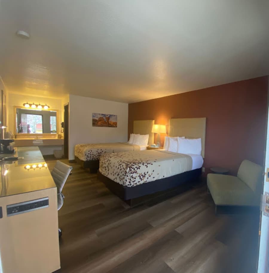 Adventure Inn & Motel