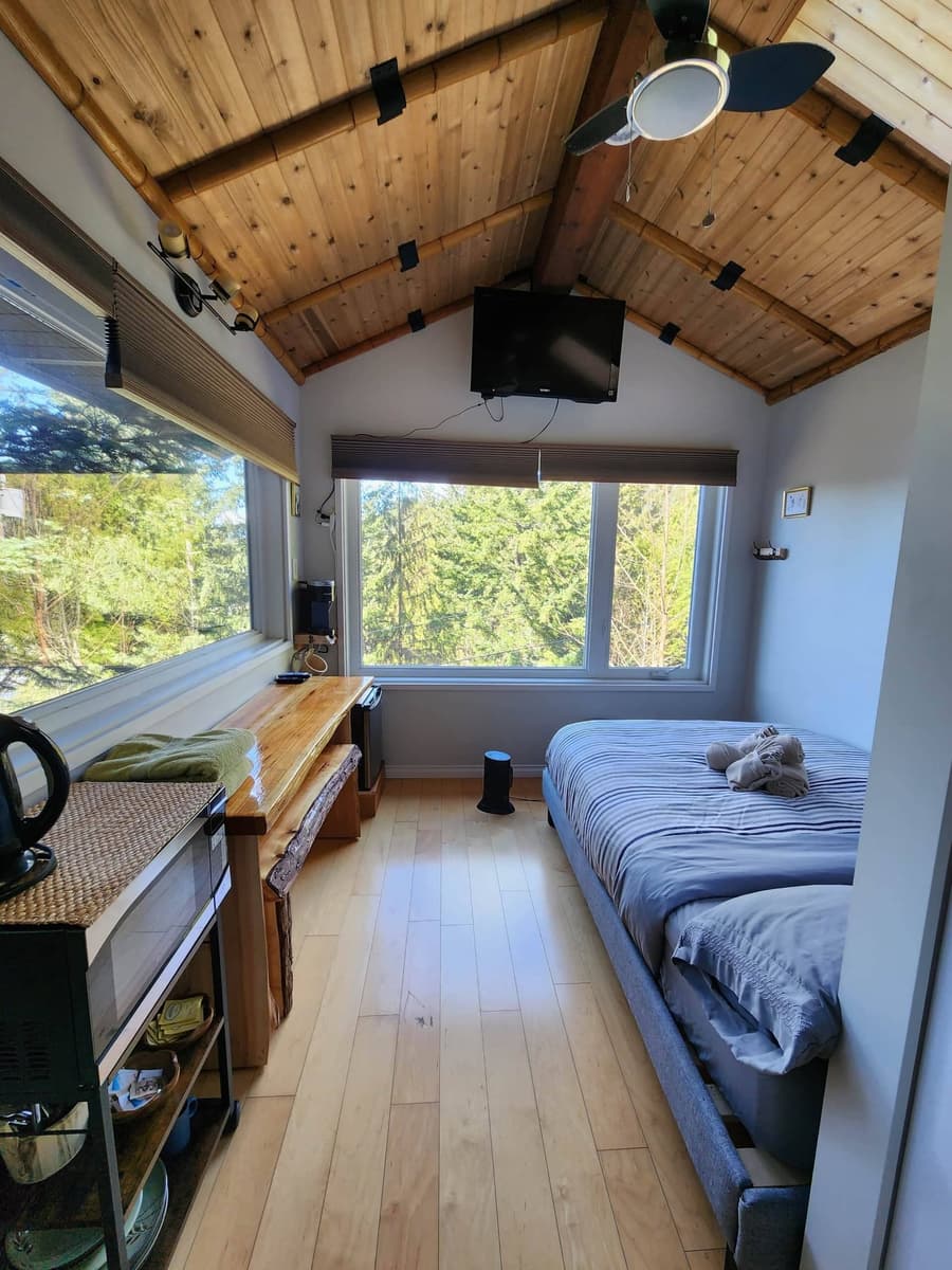 Madeira Park Oceanview Suites
