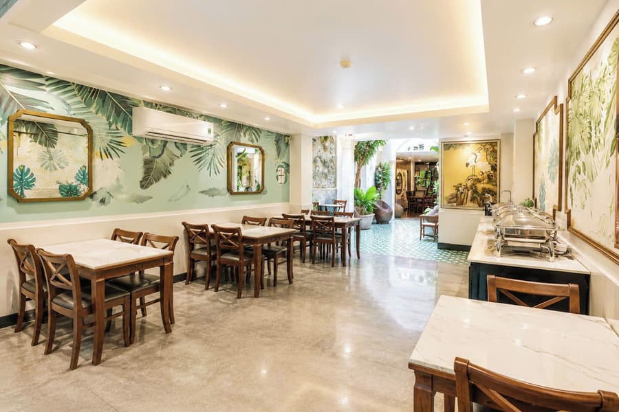 Halo Hotel