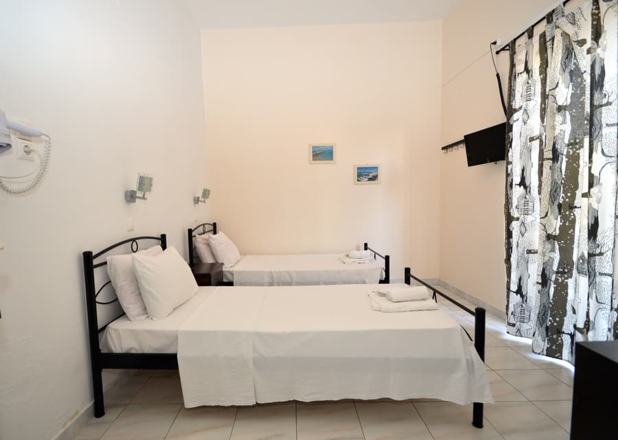 Koukounari Rooms