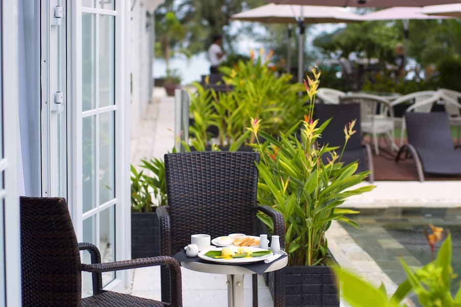 White Boutique Hotel & Residences