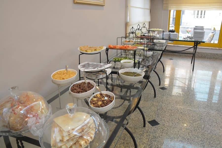Capri Hotel Suites