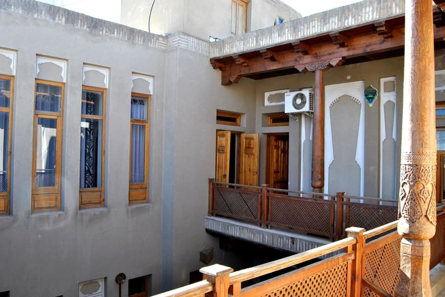 Ziyobaxsh Hotel
