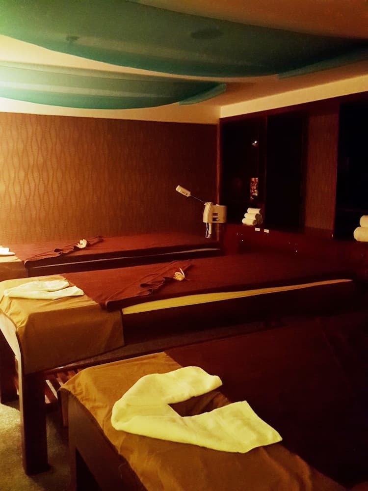 Hanoi Emerald Waters Hotel & Spa