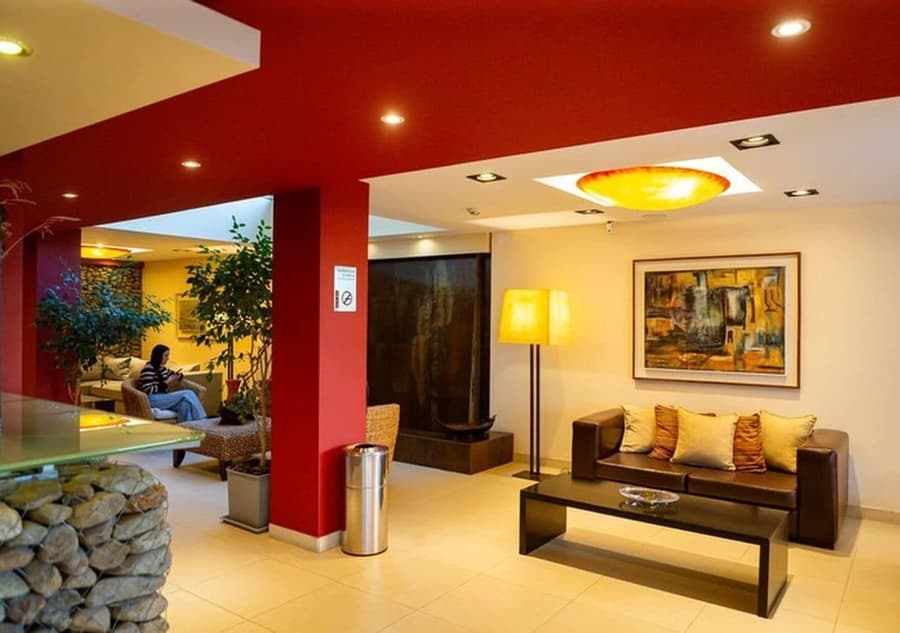 Hotel Mil 810