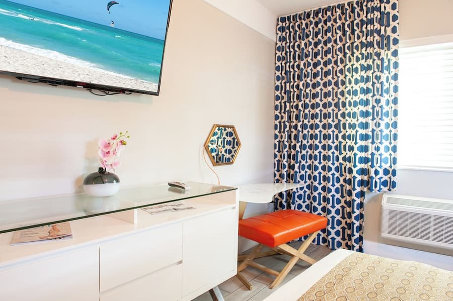Oceanside Hotel and Suites