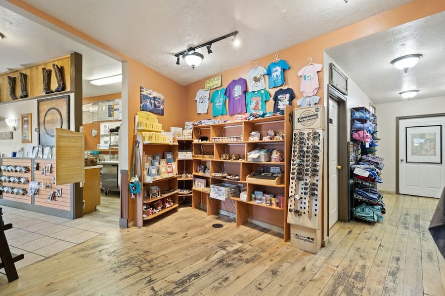 Broken Spur Inn & Steakhouse