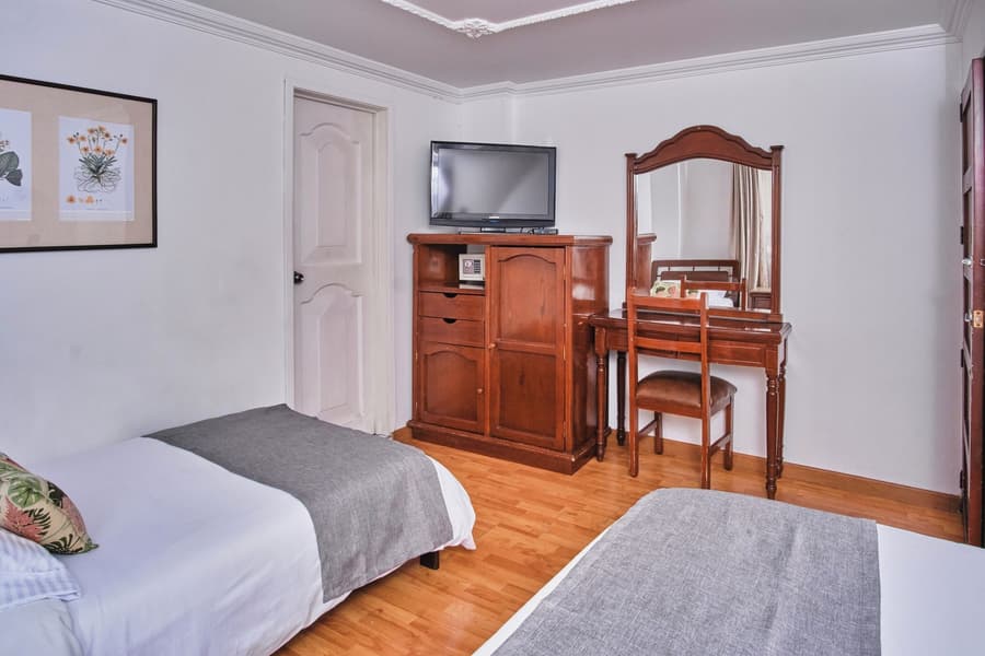 Hotel Virrey Central