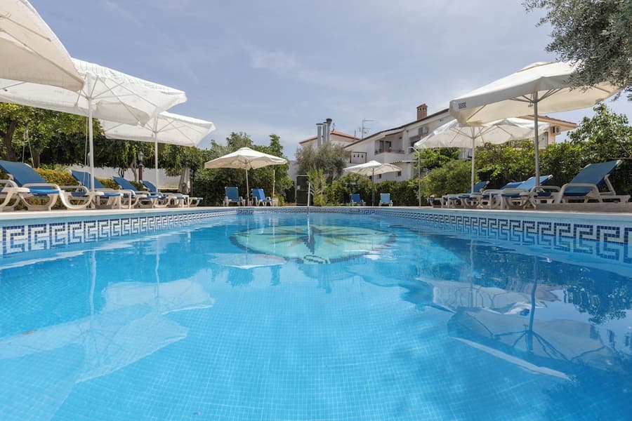 Hostal y Apartamento Rural Los Naranjos